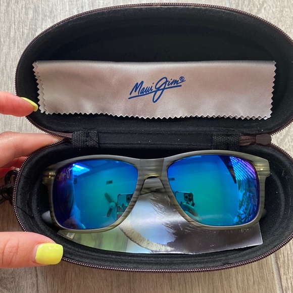 maui jim sunglasses new in case